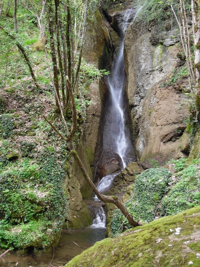 cascata striscialacqua montese